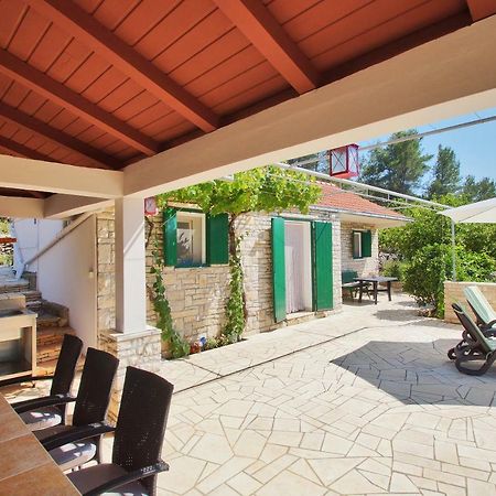Holiday Home Liberan Vela Luka Ngoại thất bức ảnh