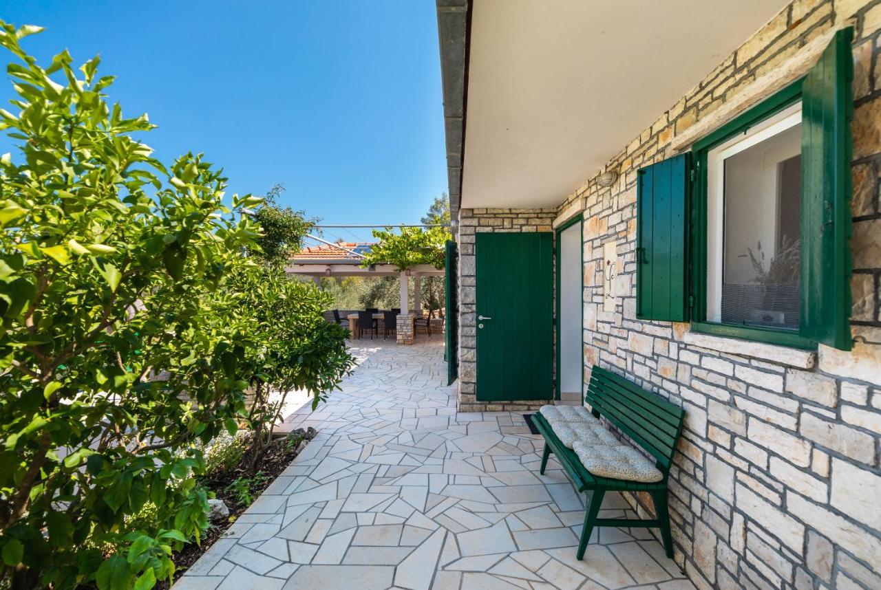 Holiday Home Liberan Vela Luka Ngoại thất bức ảnh